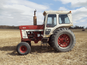 Antique Tractor on 1973 International 1066 Hydro